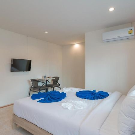 Grey Door Hotel Patong Exterior photo