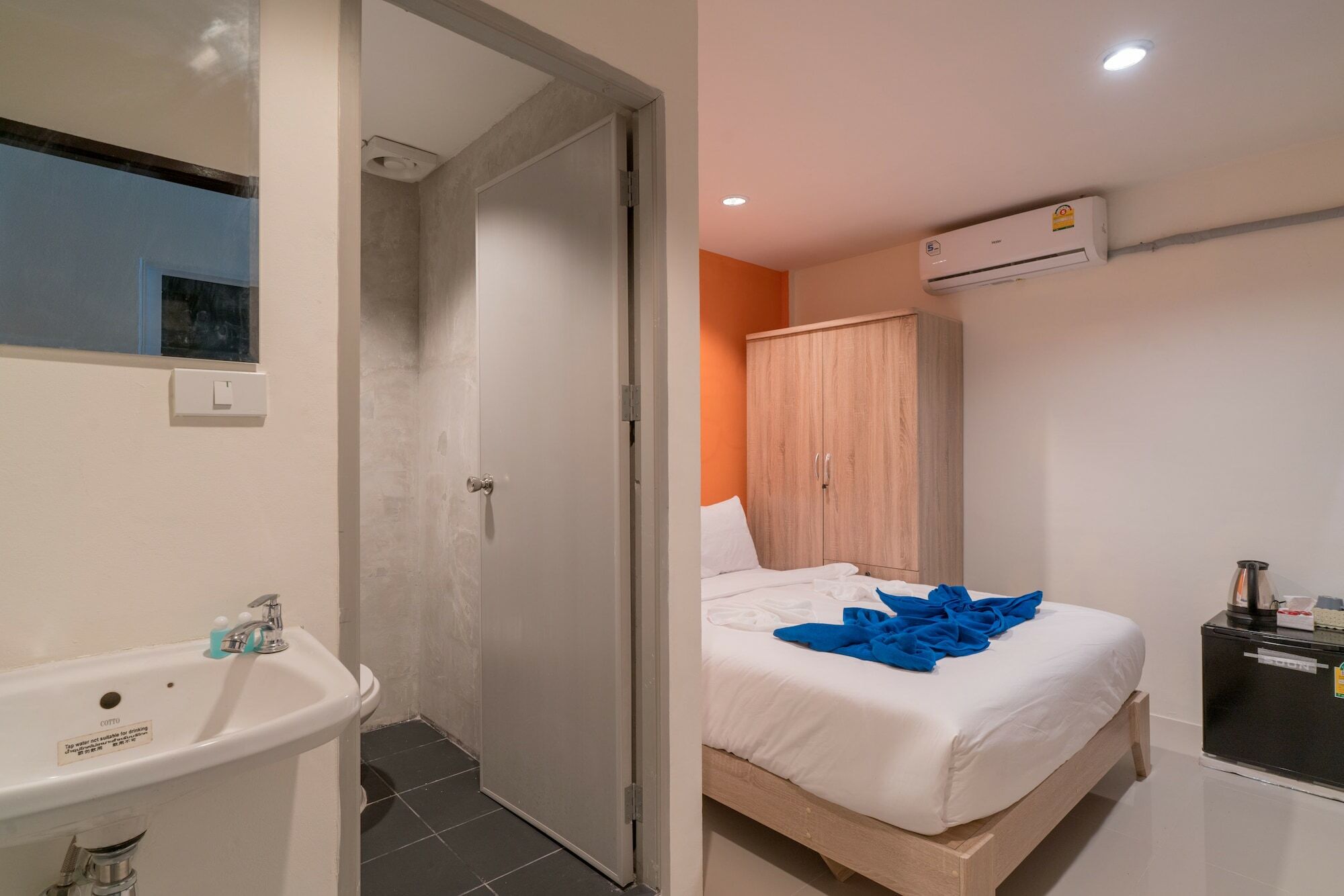 Grey Door Hotel Patong Exterior photo